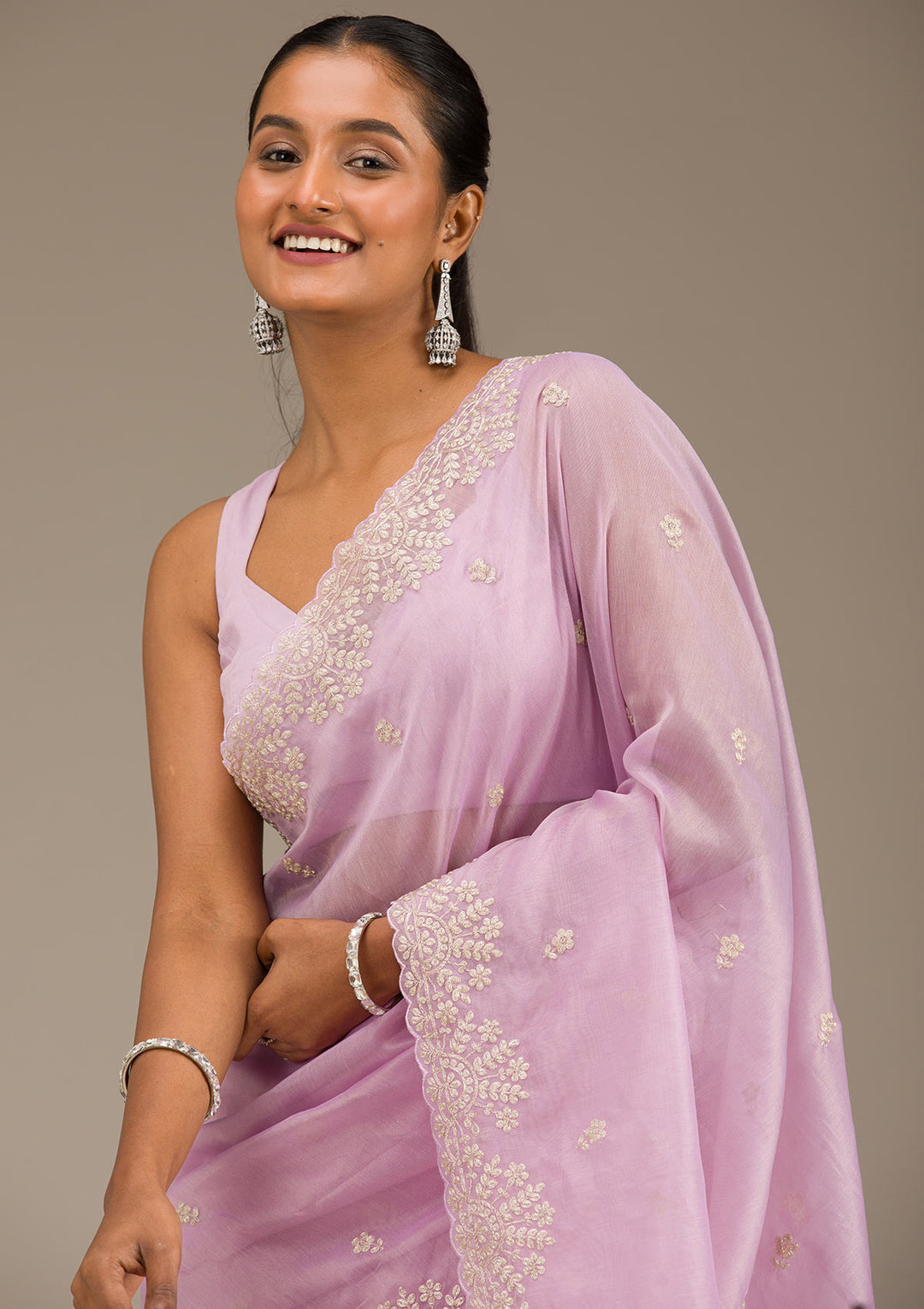 Lavender Threadwork Tissue Saree - Image 5